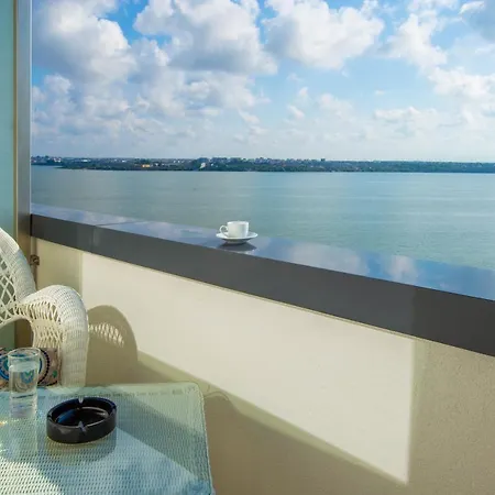 Apartment Derby Beach Mamaia. Mamaia