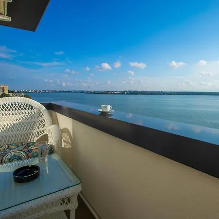 Derby Beach Mamaia. Apartment Mamaia