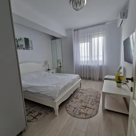 Derby Beach Mamaia. * Mamaia